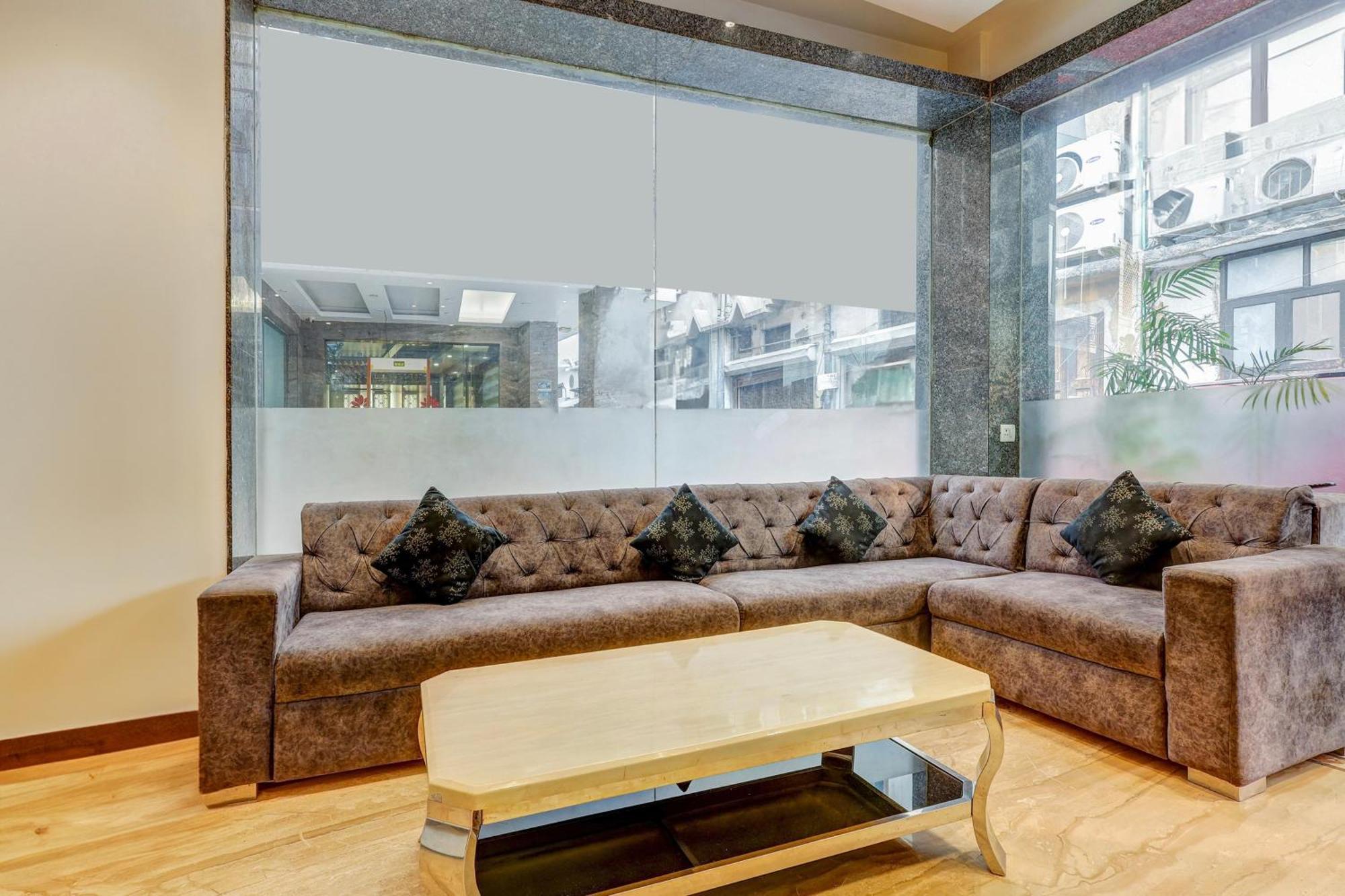 Super Townhouse Arakashan Road Paharganj Formerly Mohan International New Delhi Buitenkant foto