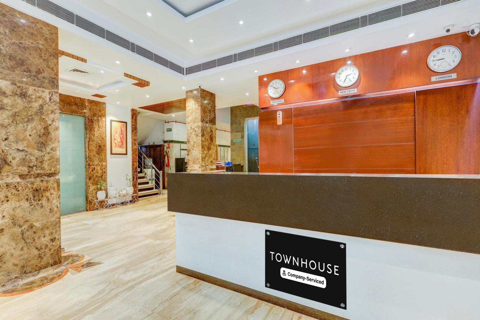 Super Townhouse Arakashan Road Paharganj Formerly Mohan International New Delhi Buitenkant foto