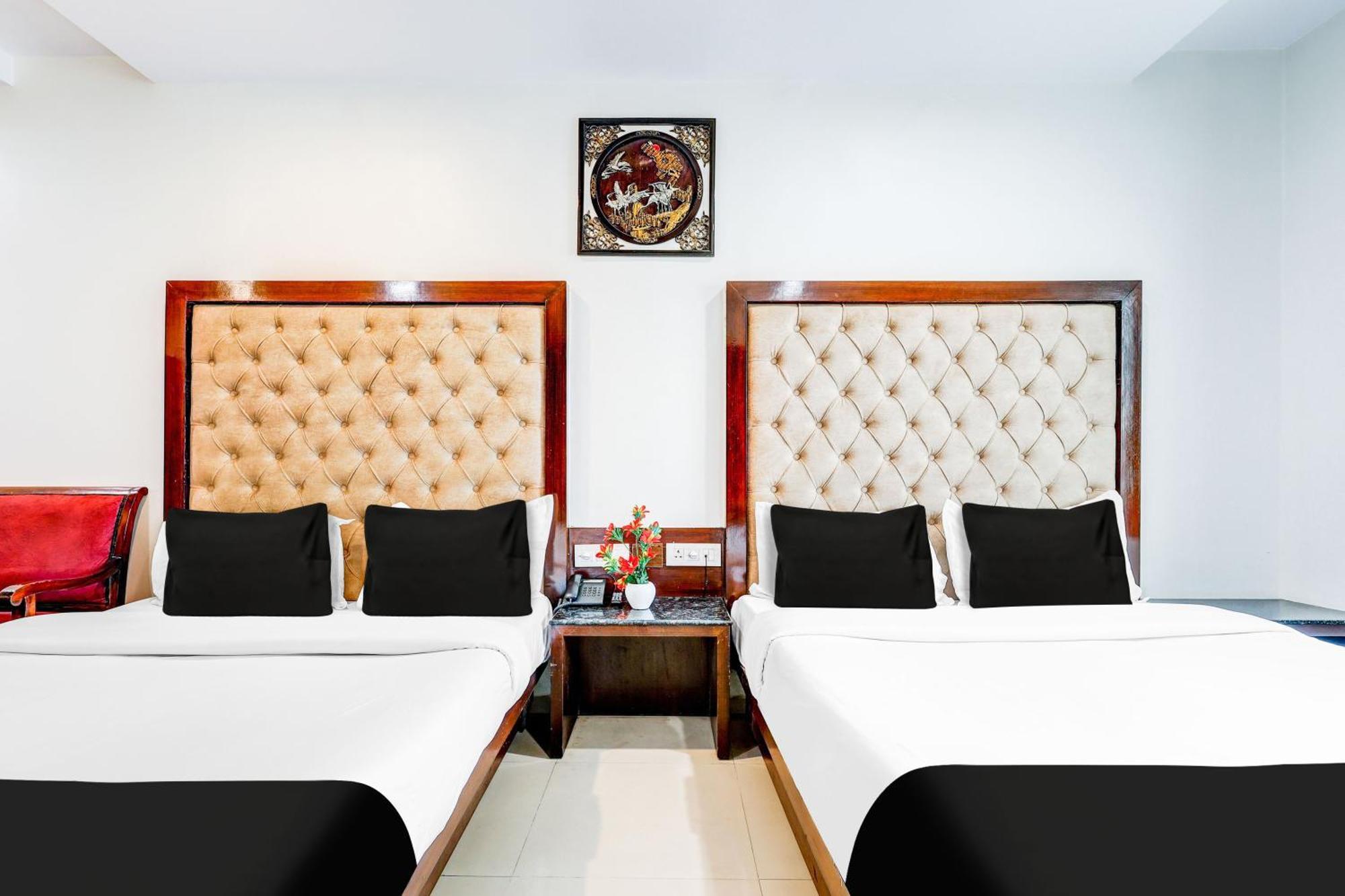 Super Townhouse Arakashan Road Paharganj Formerly Mohan International New Delhi Buitenkant foto