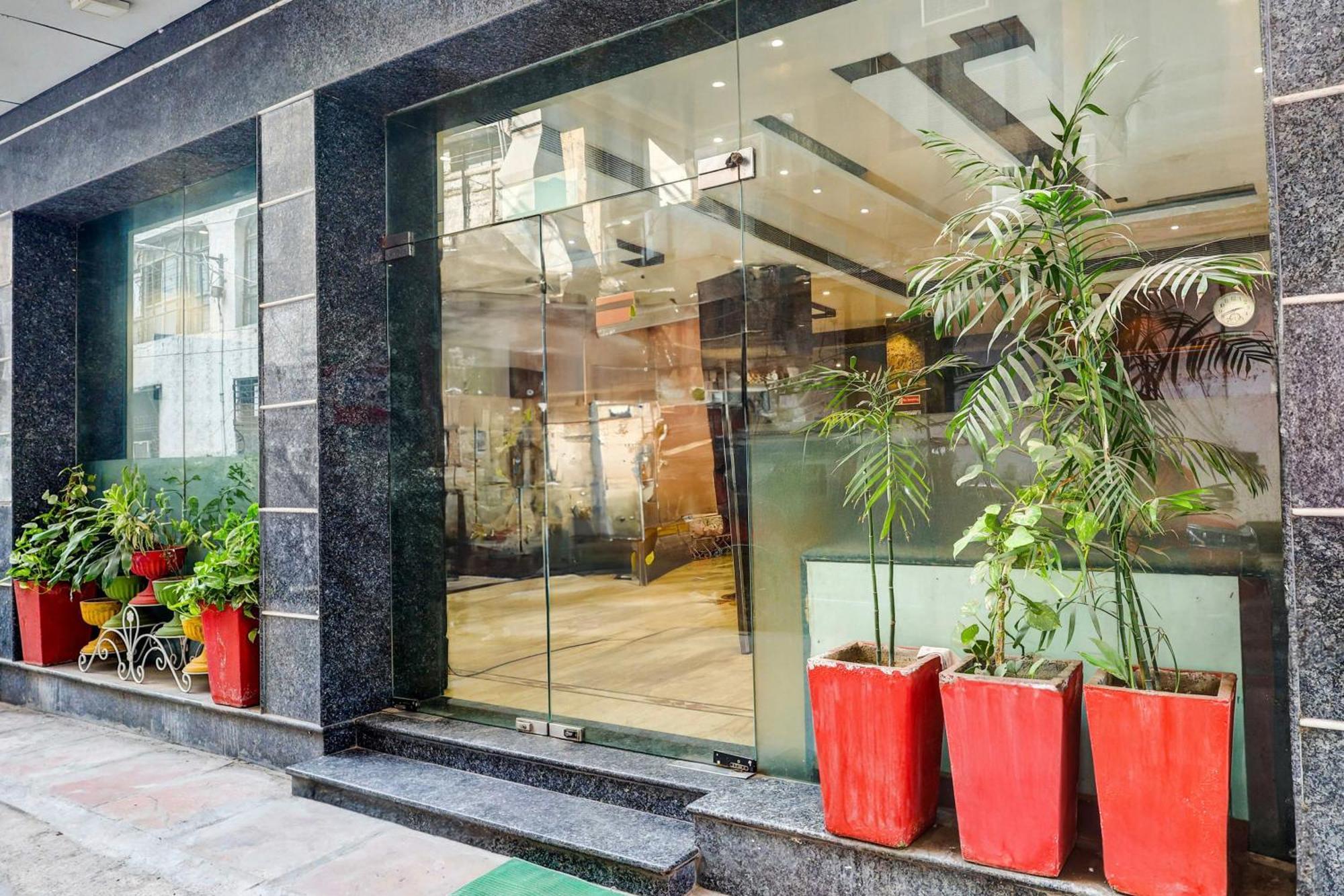 Super Townhouse Arakashan Road Paharganj Formerly Mohan International New Delhi Buitenkant foto