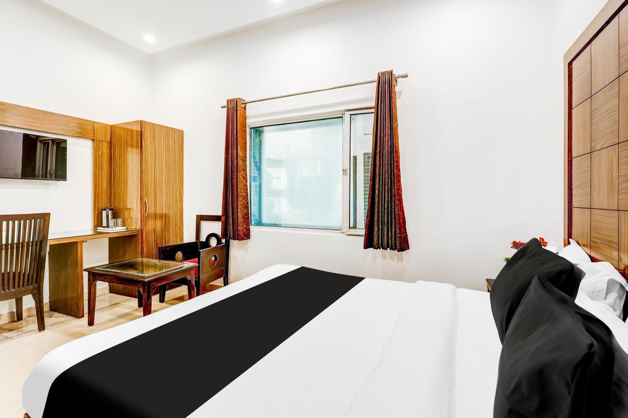 Super Townhouse Arakashan Road Paharganj Formerly Mohan International New Delhi Buitenkant foto